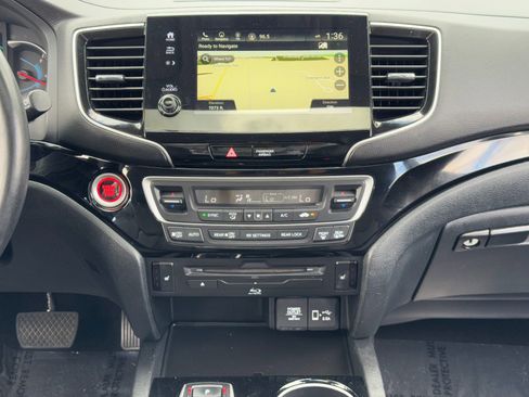 Used 2021 Honda Pilot Touring image 24