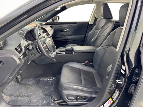 Used 2019 Lexus ES 300h image 16