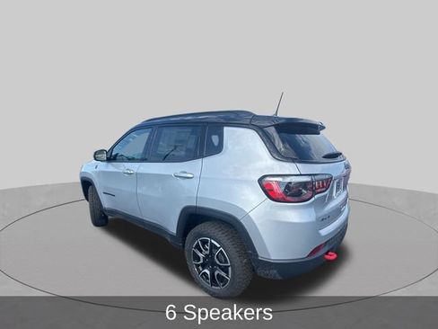 Used 2024 Jeep Compass Trailhawk w/ Trailhawk Convenience Group AWD/4WD image 6