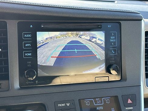 Used 2015 Toyota Sienna Limited image 15