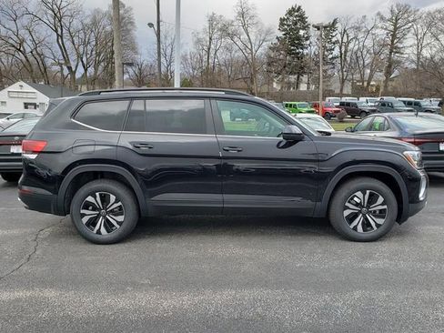 New 2026 Volkswagen Atlas SE image 2