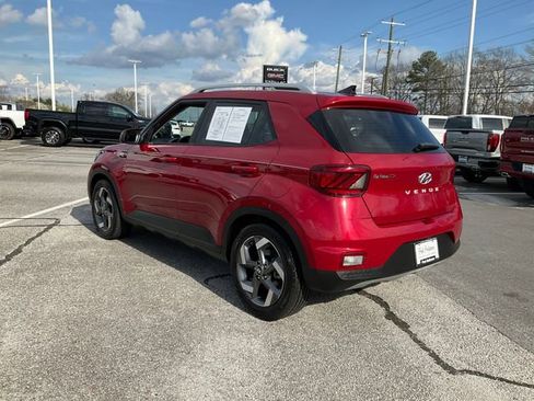 Used 2022 Hyundai Venue Limited w/ Cargo Package image 19