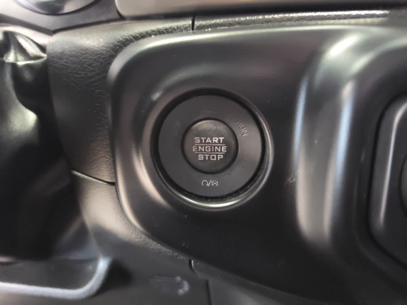 Used 2022 Jeep Wrangler Unlimited Sahara w/ Cold Weather Group AWD/4WD image 23