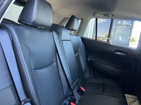 Used 2022 Toyota Corolla Cross XLE w/ Convenience Package FWD image 16
