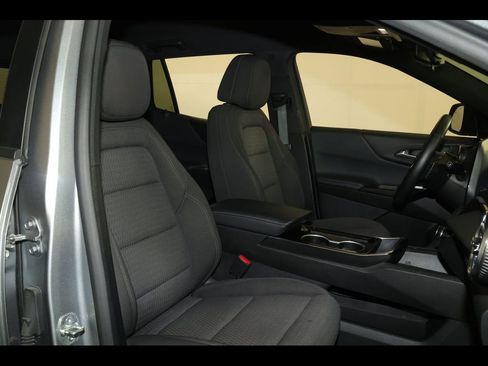 Used 2025 Chevrolet Equinox LT image 28