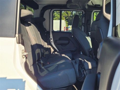 New 2025 Jeep Gladiator Rubicon w/ Convenience Group image 14