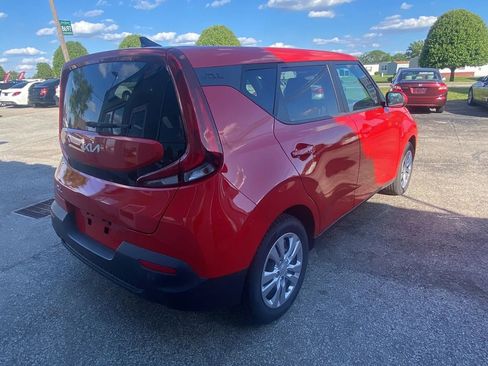 Used 2022 Kia Soul LX FWD image 7