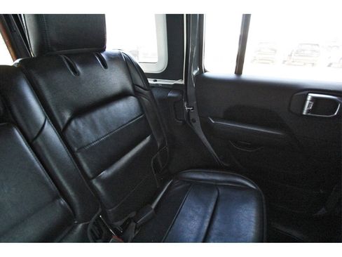 Used 2023 Jeep Wrangler Sahara image 12