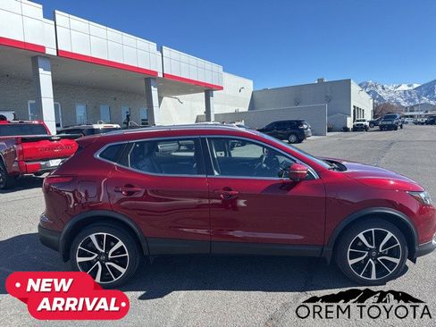 Used 2019 Nissan Rogue Sport SL w/ Premium Package image 15