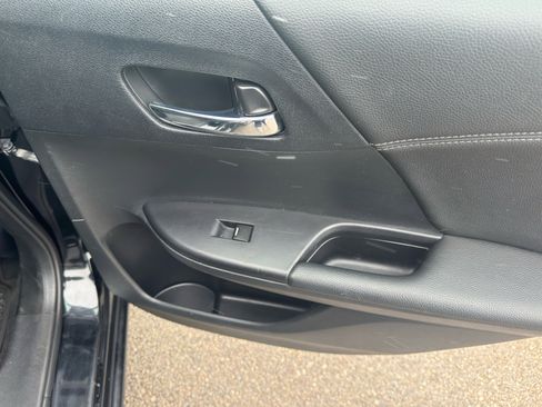 Used 2017 Honda Accord EX-L image 36