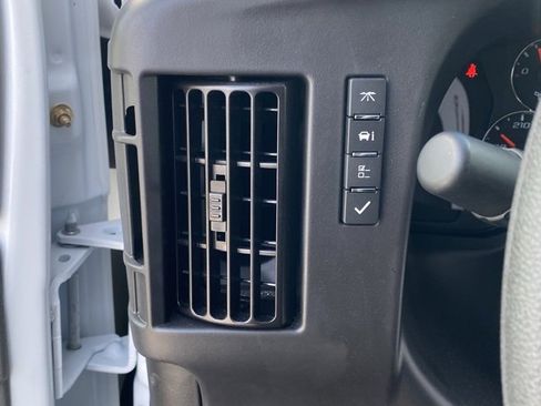 New 2024 GMC Savana 3500 Work Van w/ Power Convenience Package image 27