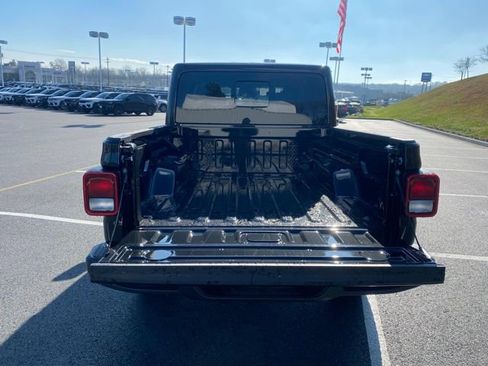 New 2026 Jeep Gladiator Sport image 7