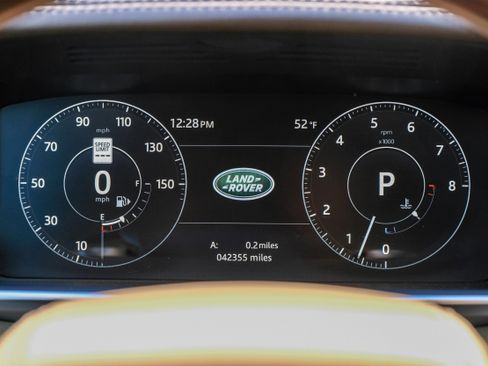 Used 2017 Land Rover Range Rover HSE image 19