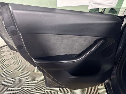 Used 2022 Tesla Model Y Performance image 20