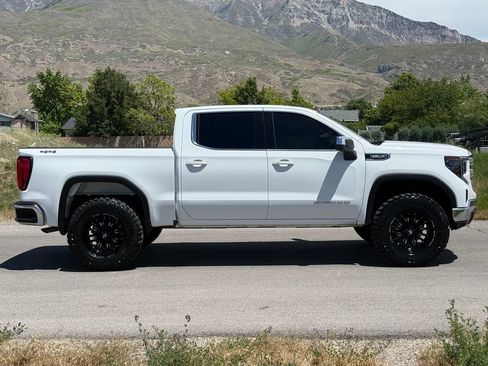 Used 2023 GMC Sierra 1500 SLE AWD/4WD image 8