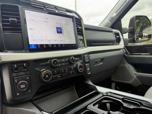 Used 2023 Ford F250 XLT w/ XLT Premium Package AWD/4WD image 16