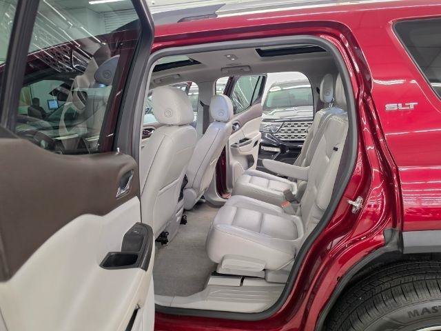 Used 2018 GMC Acadia SLT w/ LPO, Floor Liner Package AWD/4WD image 38