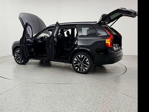 New 2026 Volvo XC90 T8 Ultra w/ Protection Package AWD/4WD image 12