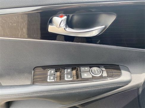 Used 2020 Kia Sorento EX image 12
