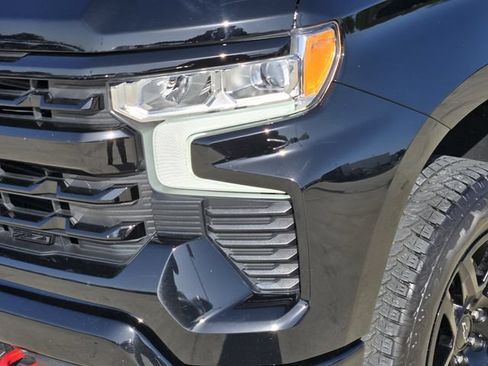 Used 2025 Chevrolet Silverado 1500 LT Trail Boss w/ Convenience Package II AWD/4WD image 9