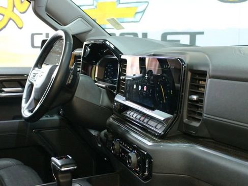 Used 2023 Chevrolet Silverado 1500 LT Trail Boss w/ Protection Package AWD/4WD image 10