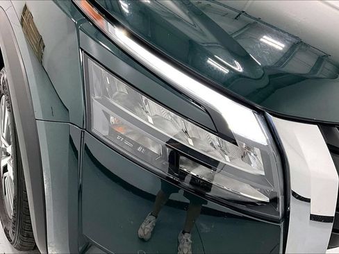 Used 2025 Nissan Pathfinder SL FWD image 35