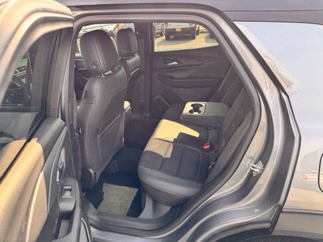 Used 2021 Chevrolet TrailBlazer RS w/ Sun and Liftgate Package AWD/4WD image 18