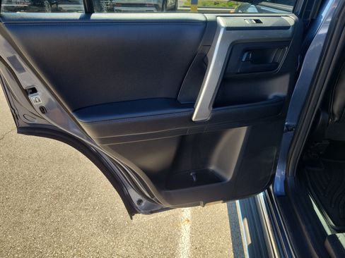 Used 2013 Toyota 4Runner Limited AWD/4WD image 13