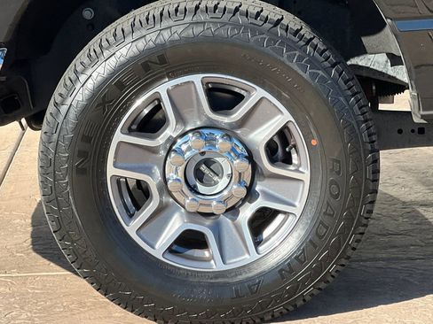 Used 2023 Ford F250 Lariat w/ FX4 Off-Road Package image 34