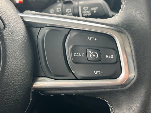 Used 2023 Jeep Wrangler Unlimited Sahara AWD/4WD image 29