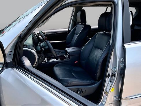 Used 2015 Lexus GX 460 w/ Premium Package AWD/4WD image 8