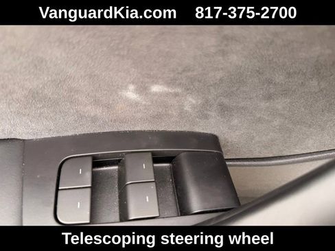Used 2024 Tesla Model Y 2WD image 17