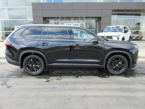 Used 2024 Toyota Grand Highlander Platinum image 12