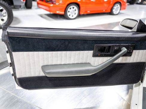 Used 1989 Chevrolet Camaro IROC-Z image 33