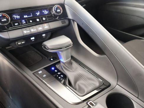 Certified 2025 Hyundai Elantra Sport image 7