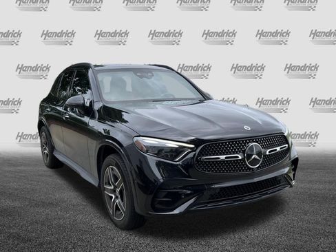 Used 2024 Mercedes-Benz GLC 300 4MATIC image 2