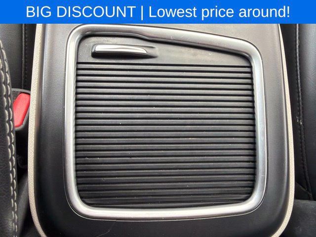 Used 2023 Chrysler Pacifica Touring-L FWD image 47