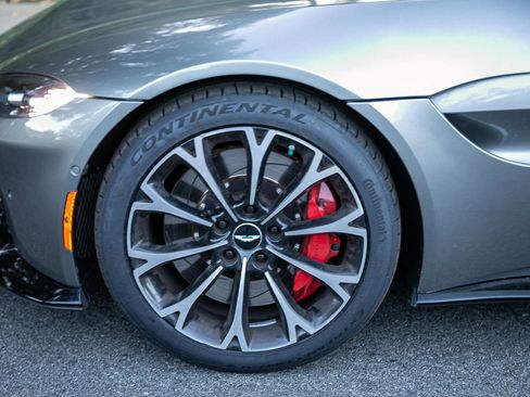 Used 2019 Aston Martin V8 Vantage Coupe image 13