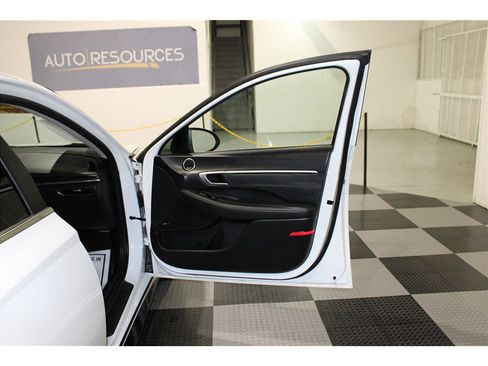 Used 2021 Hyundai Sonata Limited image 25