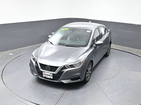 Used 2021 Nissan Versa SV FWD image 40