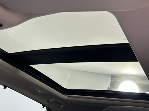 Used 2022 Nissan Rogue SV w/ SV Premium Package image 31