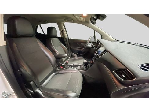 Used 2020 Buick Encore Preferred w/ Safety Package image 16