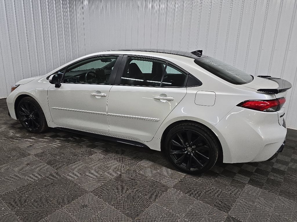 Used 2023 Toyota Corolla XSE FWD image 4