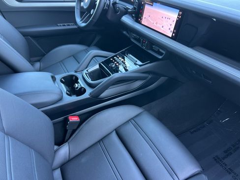 Certified 2026 Porsche Cayenne Coupe AWD/4WD image 17
