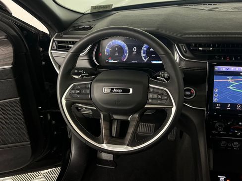 Used 2024 Jeep Grand Cherokee L Limited w/ Luxury Tech Group II image 12