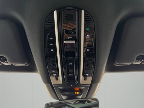 Used 2020 Porsche Cayenne AWD/4WD image 39