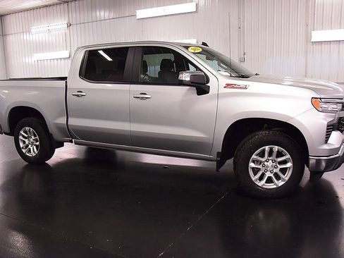 Used 2022 Chevrolet Silverado 1500 LT AWD/4WD image 9
