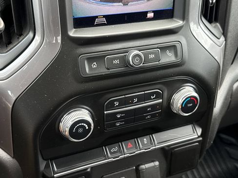 Used 2020 GMC Sierra 1500 4x4 Crew Cab w/ Sierra Value Package image 27