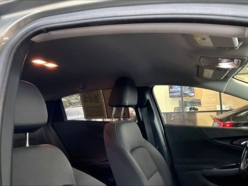 Used 2018 Chevrolet Malibu LT image 23