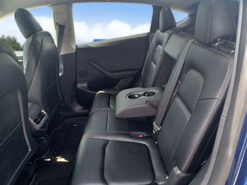 Used 2023 Tesla Model Y AWD image 12
